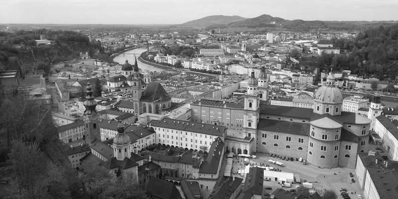 发布15年的手机突然爆红