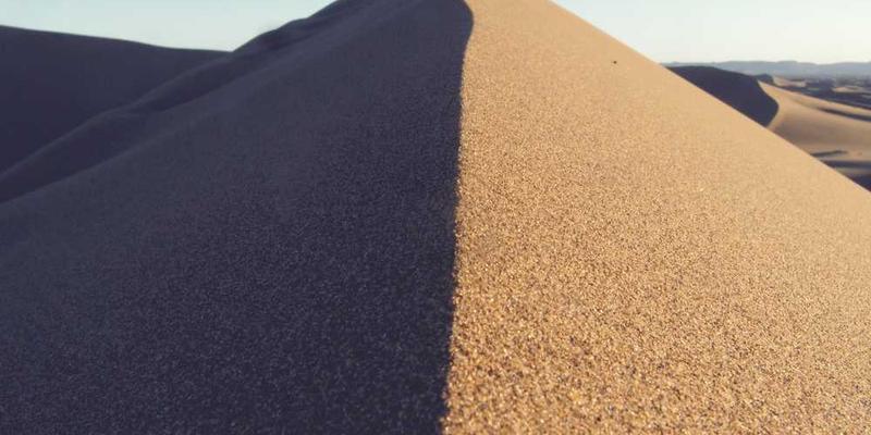 香港明星足球队燃情昆明 近万人合唱共忆流金岁月