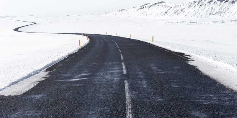 根据上述关键词公式生成的AI艺术作品，表现出一幅宁静而浪漫的星空景象