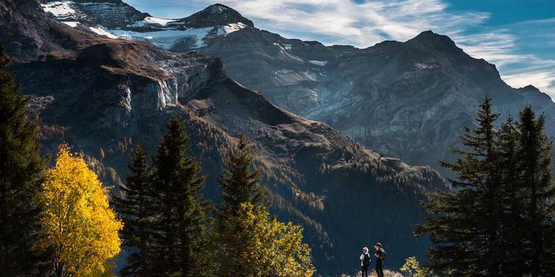 如果宇宙有尽头，那“尽头”之外是什么是另一种存在，还是纯粹的“无”