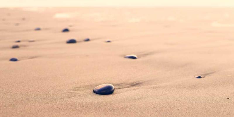 为本地小店创建“隐藏成就”，鼓励探索性消费