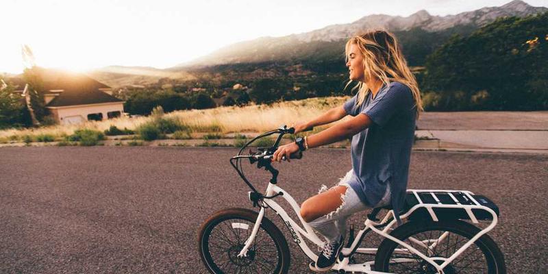 人类星球海报，展现人类生活方式的多样性