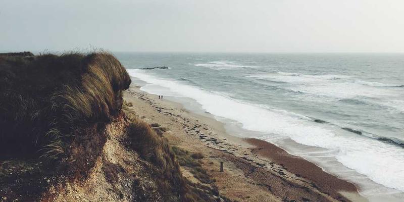 办公室工作人员进行颈部伸展