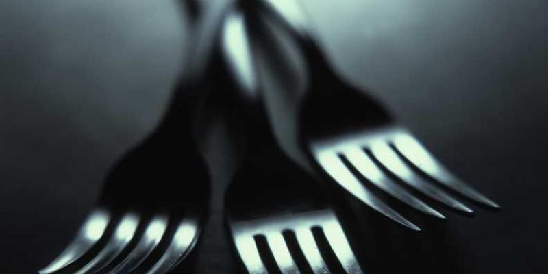 让AI模仿我最爱的作家风格续写作品,我分不清这是致敬还是高级 plagiarism(剽窃)