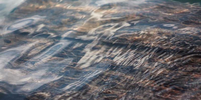 拆解一次打哈欠：从触发、口腔张开的宇宙感，到尾声的虚空疲惫