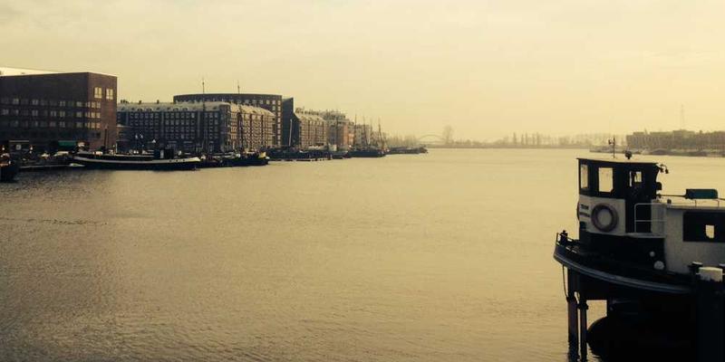 思考：爱情是否是一个无法完全调试、总有未知异常（bug）的美丽程序